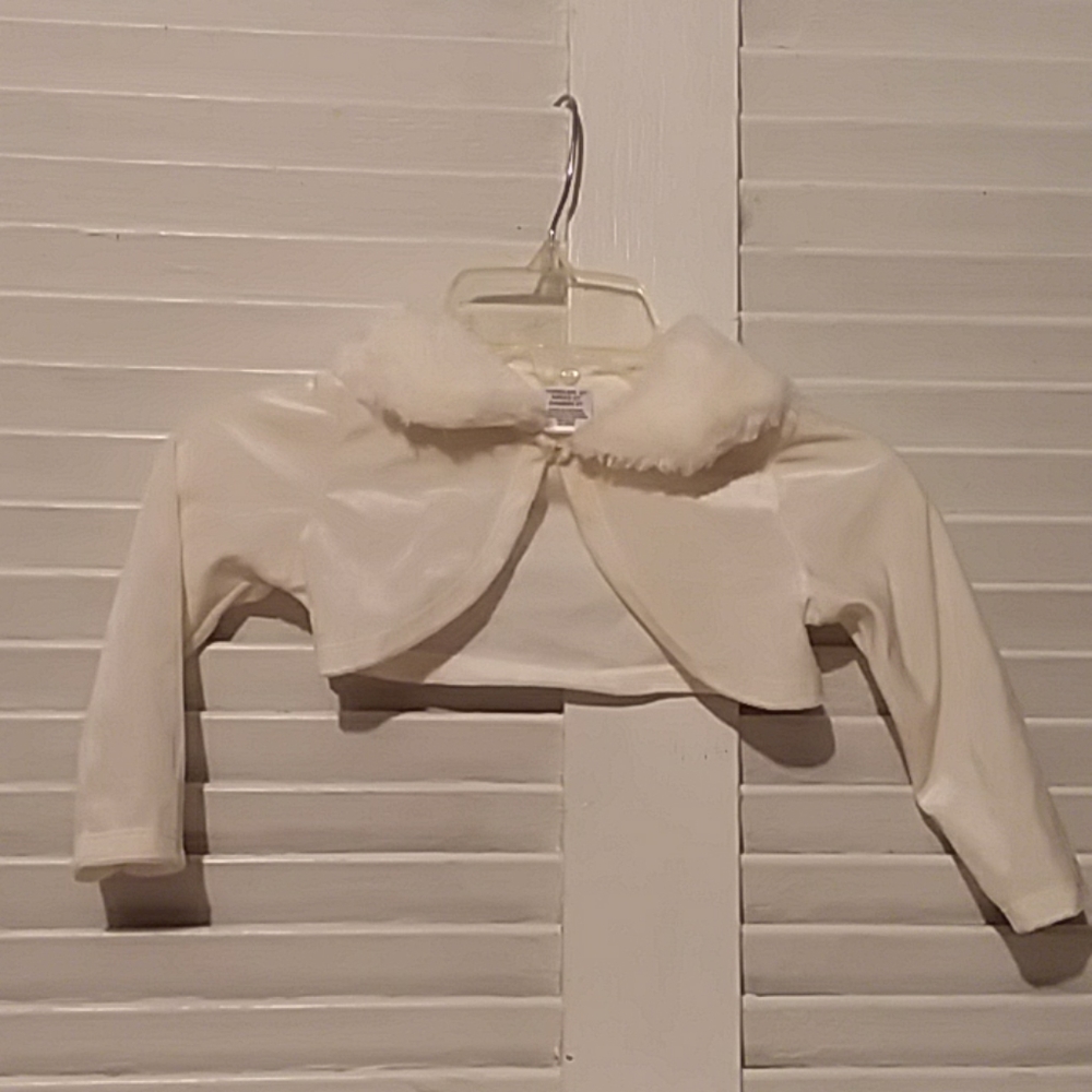Toddler Shrug